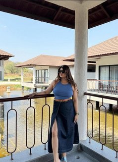 Geniune Escort Vip Models Clg Girl Avail - escort in Pune Photo 1 of 3