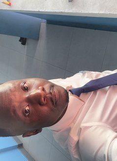 Gentle Mike - Male companion in Bangkok Photo 7 of 8