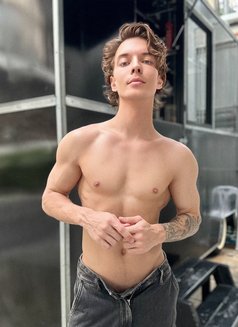 Gentle_Monster_XXL - Acompañantes masculino in Dubai Photo 1 of 7