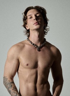 Gentle_Monster_XXL - Acompañantes masculino in Dubai Photo 7 of 7