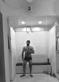 Gentleman: Muscular and Athletic - Male escort in New Delhi Photo 2 of 5