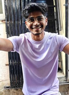 Gentleman Muse | 100% Comfort Assured - Acompañantes masculino in Mumbai Photo 1 of 6