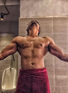 Gentleman Muse | 26 | Mumbai - Acompañantes masculino in Mumbai Photo 1 of 8