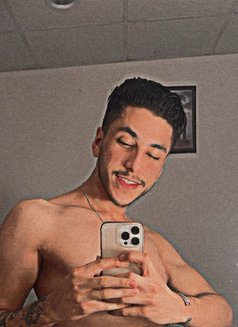 Gentlemen - Male escort in Khobar Photo 3 of 9