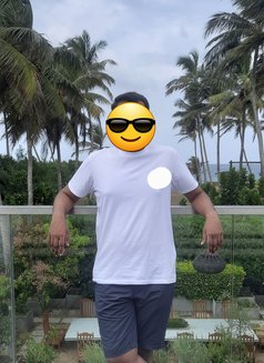 Genuine BULL | Ladies | Curvy | Matures - Male escort in Colombo Photo 9 of 9