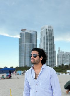 Genuine Connection, Privacy,Good Company - Male escort in Chennai Photo 10 of 20