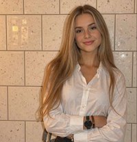 Genuine Gfe - puta in Hong Kong