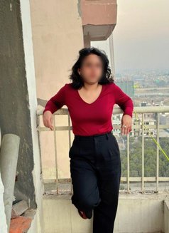 Genuine Independent | Incall & Outcall - puta in Noida Photo 2 of 3