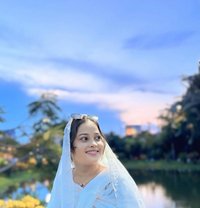 Nandini, doing cam and real - escort in Bangalore