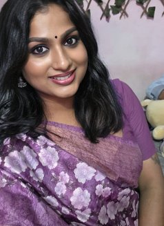 Mallu Shemale for online sessions - Transsexual escort in Dubai Photo 2 of 5