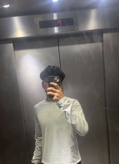 Genuine Only - Male escort in New Delhi Photo 1 of 8
