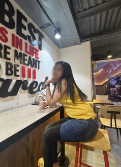 GENUINE 🧩REAL MEET & CAM SERVICE - puta in Kolkata Photo 9 of 10