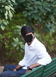 Genuine Services for Ladies and Couples - Intérprete masculino de adultos in Colombo Photo 4 of 5