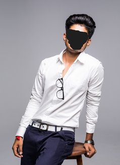 Genuine Services for Ladies and Couples - Intérprete masculino de adultos in Colombo Photo 5 of 5