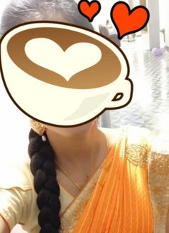 Cam session & paid real meet - escort in Mumbai Photo 2 of 3