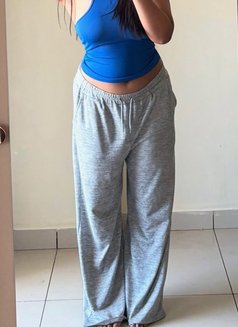 Genuine33 - dominatrix in Pune Photo 5 of 9