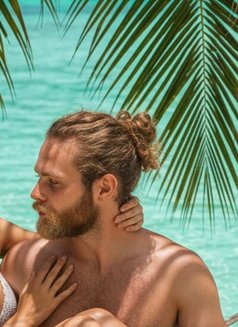 Geo - Male escort in Beirut Photo 1 of 4