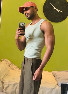 Geo - Acompañantes masculino in Abu Dhabi Photo 9 of 10