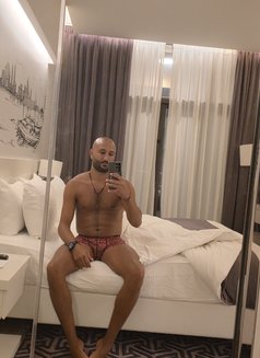 George - Male escort in Dubai Photo 3 of 12