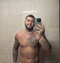 George Xxl 21 Cm Vers - Male escort in Dubai Photo 2 of 6