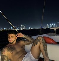 George Xxl 21 Cm Vers - Male escort in Dubai