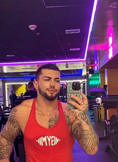 George Xxl - Male escort in Dubai Photo 1 of 5