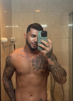 George Xxl - Male escort in Dubai Photo 3 of 5