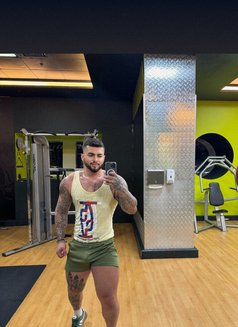 George Xxl 21 cm - Male escort in Dubai Photo 9 of 9