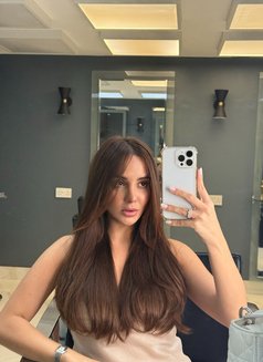 Georgina - escort in Singapore Photo 7 of 9