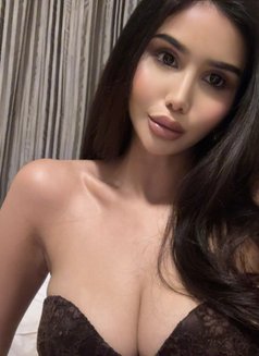 Georgina - escort in London Photo 9 of 12