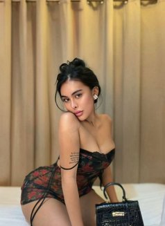 Georgina - puta in Abu Dhabi Photo 4 of 5