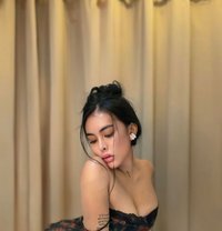 Georgina - puta in Abu Dhabi