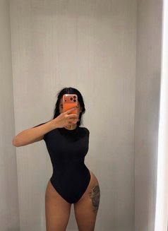 Georgina - escort in Abu Dhabi Photo 4 of 4