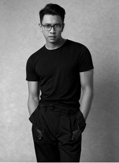 Gerald Junior - Male escort in Bali Photo 3 of 5