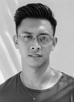 Gerald Junior - Male escort in Bali Photo 4 of 5