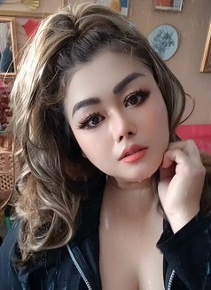 Geraldine - puta in Jakarta Photo 7 of 7