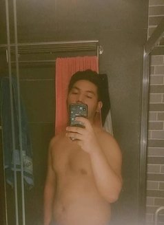 CAMSHOW/MEETUP - Male escort agency in Manila Photo 1 of 6