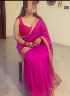 Cam independent - escort in Bangalore Photo 2 of 2