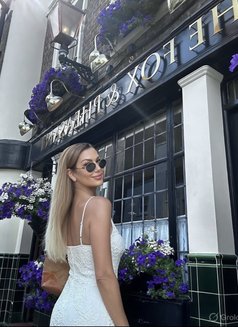 GFE Ava Green 🇬🇧 20-24 July - puta in New Delhi Photo 9 of 23
