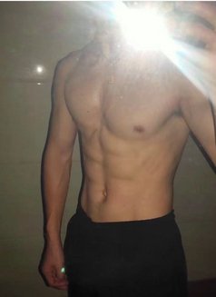 Gg Lee - Male escort in Shenzhen Photo 1 of 3