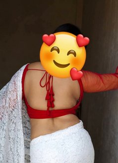 Independent house wife cam/meet - puta in New Delhi Photo 9 of 18