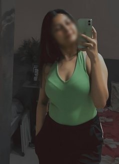 NO ADVANCE - Direct Pay To Girl In Hotel - escort in Noida Photo 2 of 3