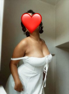 Gharam غرام - escort in Riyadh Photo 2 of 6