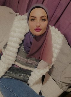 Ghazal - escort in Beirut Photo 3 of 5