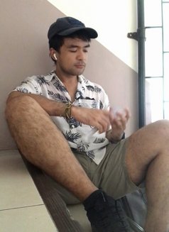 Ghelo - Male escort in Manila Photo 2 of 9