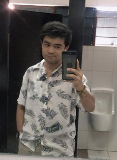 Ghelo - Male escort in Manila Photo 3 of 9