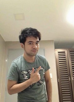 Ghelo - Male escort in Manila Photo 4 of 9