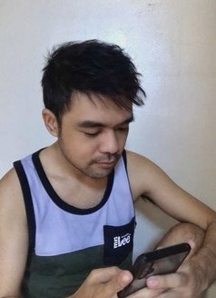 Ghelo - Male escort in Manila Photo 5 of 9