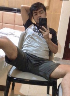 Ghelo - Male escort in Manila Photo 9 of 9