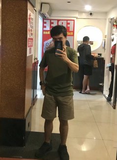 Ghelo - Male escort in Manila Photo 12 of 13